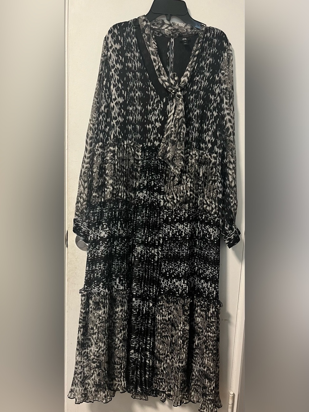 River Island Black and White Printed Tie-Neck Maxi Dress